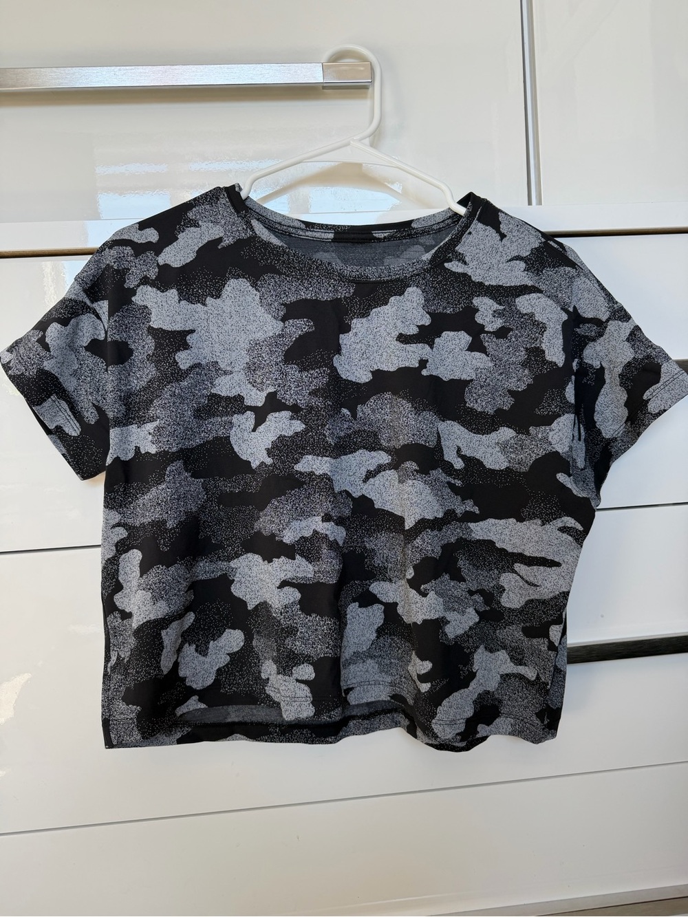 lululemon athletica Black and Gray Camo Short Sleeve Crop Top